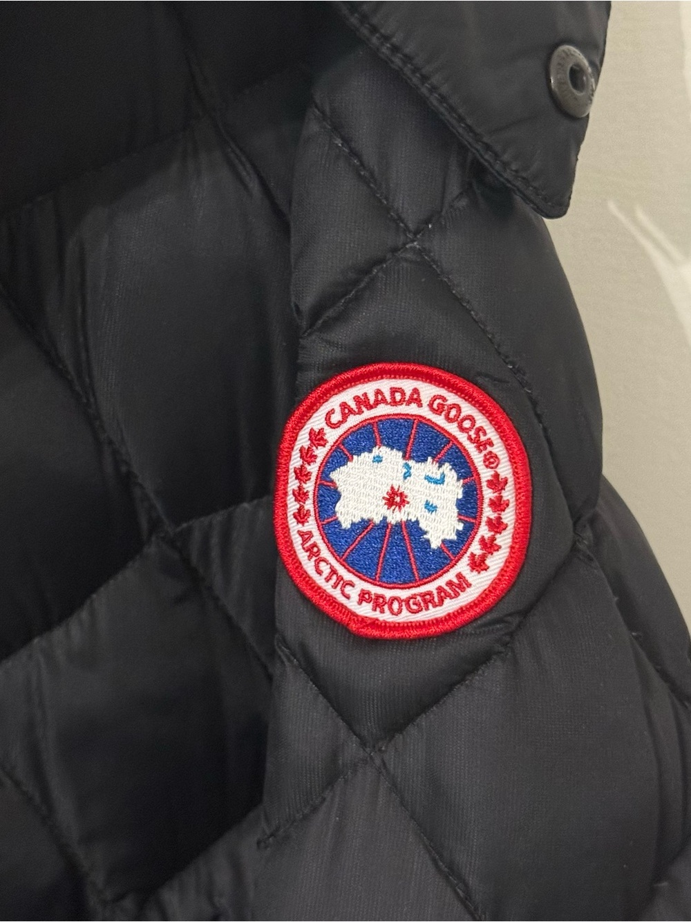 Canada Goose Black Men's Quilted Diamond Puffer Jacket - Picture 3 of 8